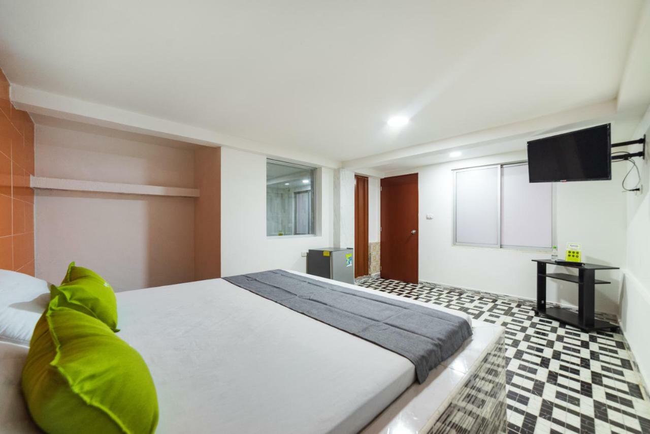 Ayenda 1122 Victoria Hotel Перейра Екстериор снимка