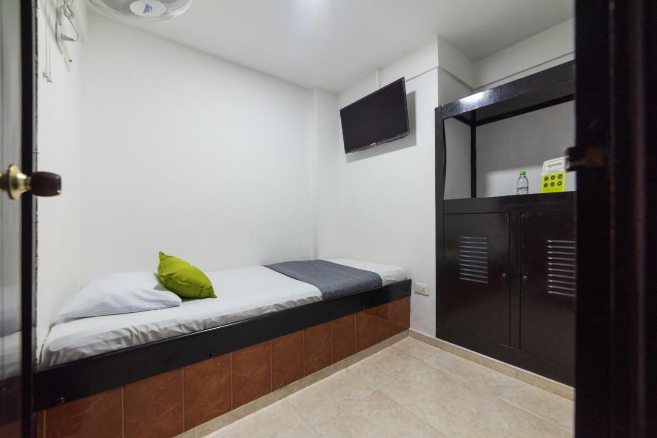 Ayenda 1122 Victoria Hotel Перейра Екстериор снимка