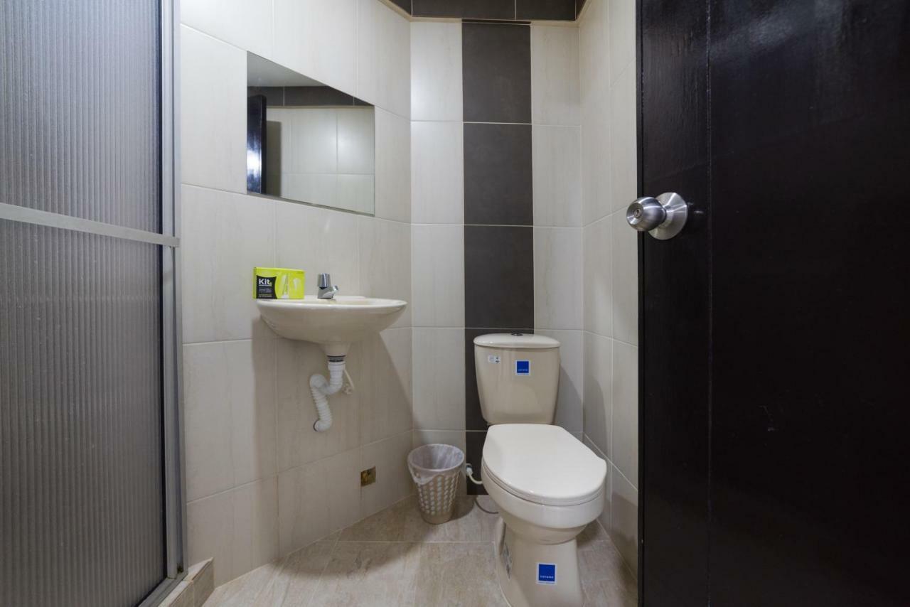 Ayenda 1122 Victoria Hotel Перейра Екстериор снимка