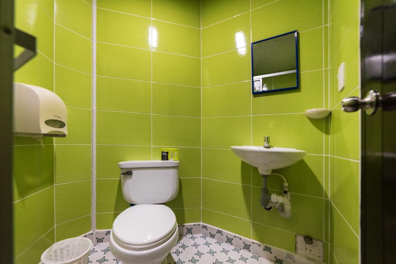 Ayenda 1122 Victoria Hotel Перейра Екстериор снимка