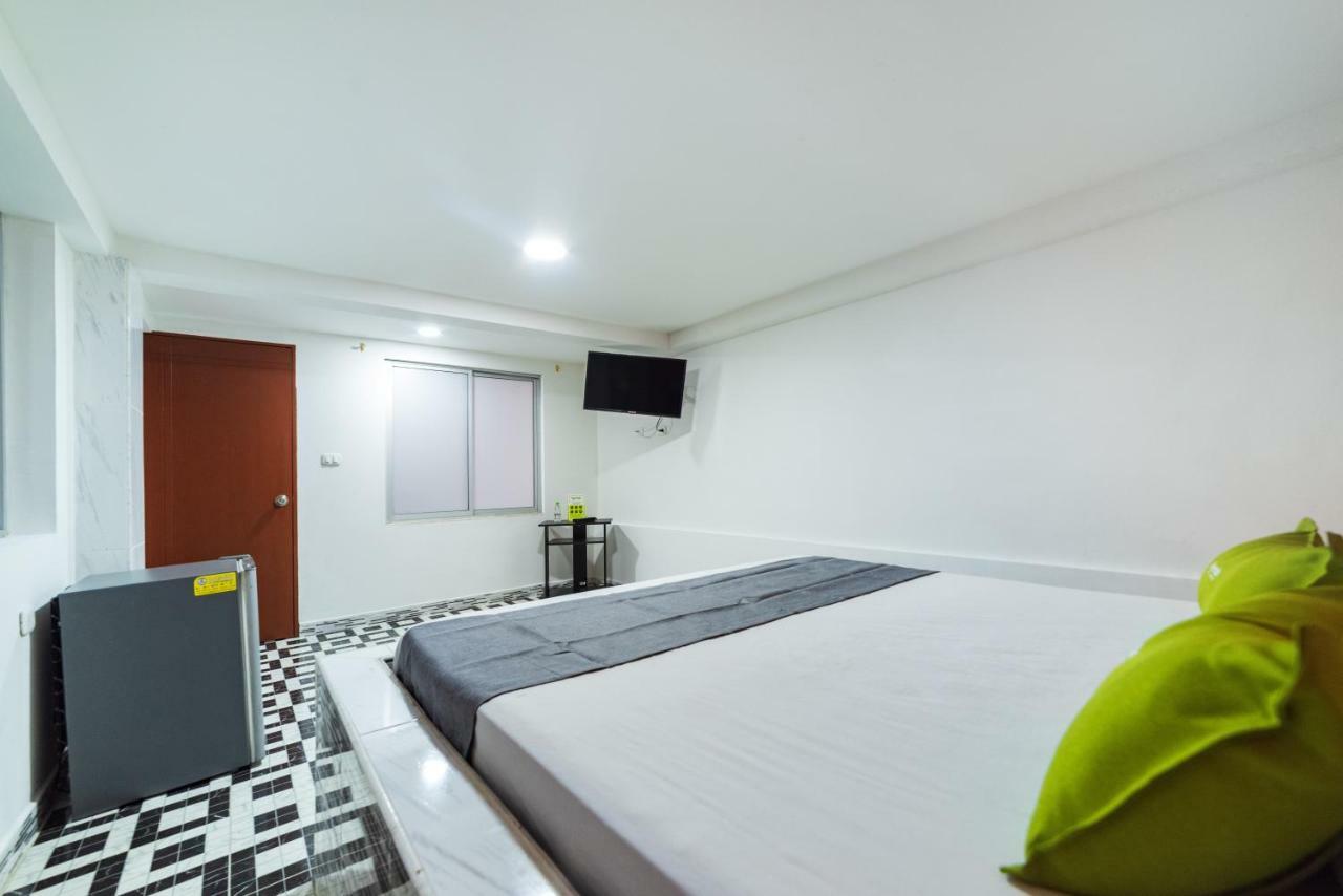 Ayenda 1122 Victoria Hotel Перейра Екстериор снимка